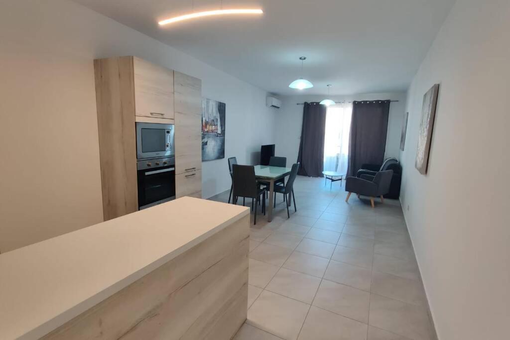Brand New 3 Bedroom Apartment Close To The Sea Gzira Екстериор снимка